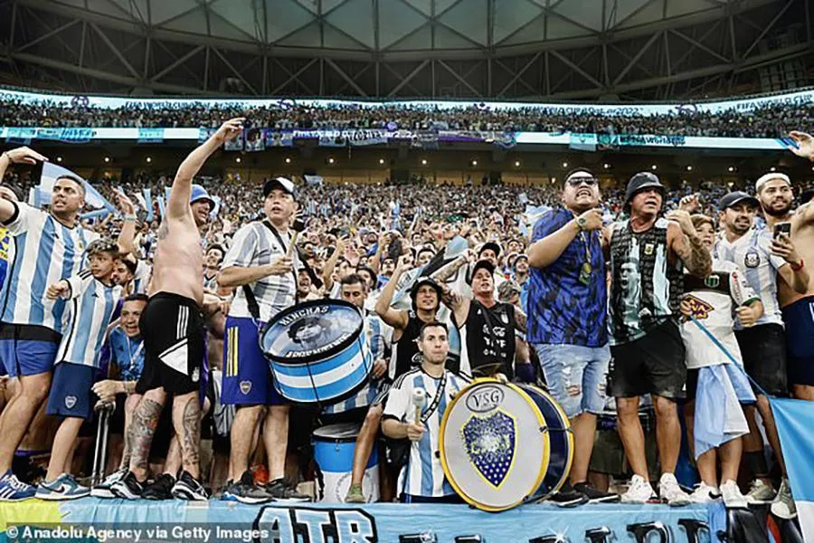 HLV Scaloni cần người hâm mộ ủng hộ Argentina và Messi hết mình. ẢNH: GETTY HLV Scaloni cần người hâm mộ ủng hộ Argentina và Messi hết mình. ẢNH: GETTY
