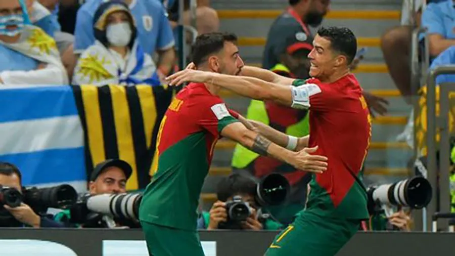 Bruno Fernandes nghĩ đó là bàn thắng của Ronaldo. ẢNH: GETTY Bruno Fernandes nghĩ đó là bàn thắng của Ronaldo. ẢNH: GETTY