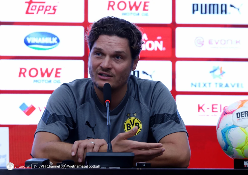 HLV Edin Terzic của Borussia Dortmund. ẢNH: VFF