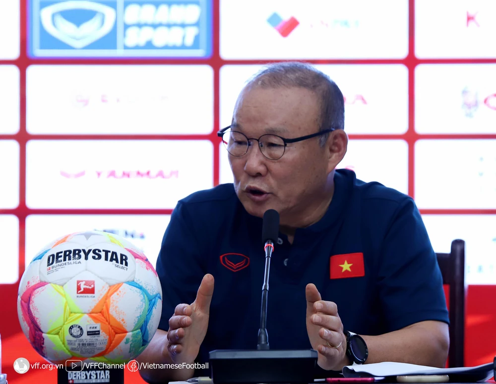 HLV Park Hang-seo trong buổi họp báo. ẢNH: VFF