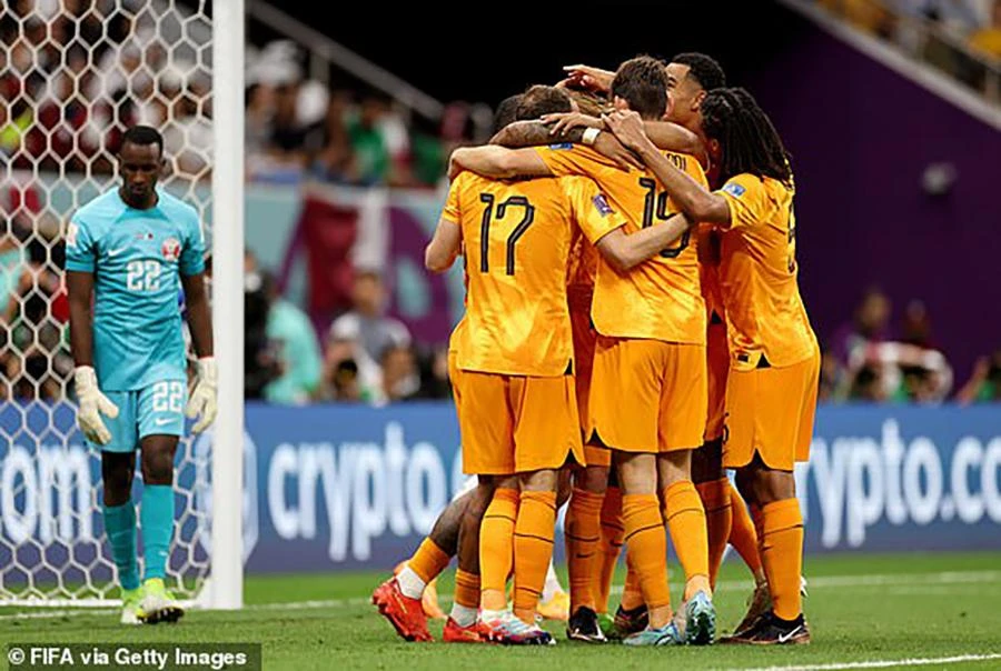 Hà Lan dễ dàng hạ chủ nhà Qatar. ẢNH: GETTY