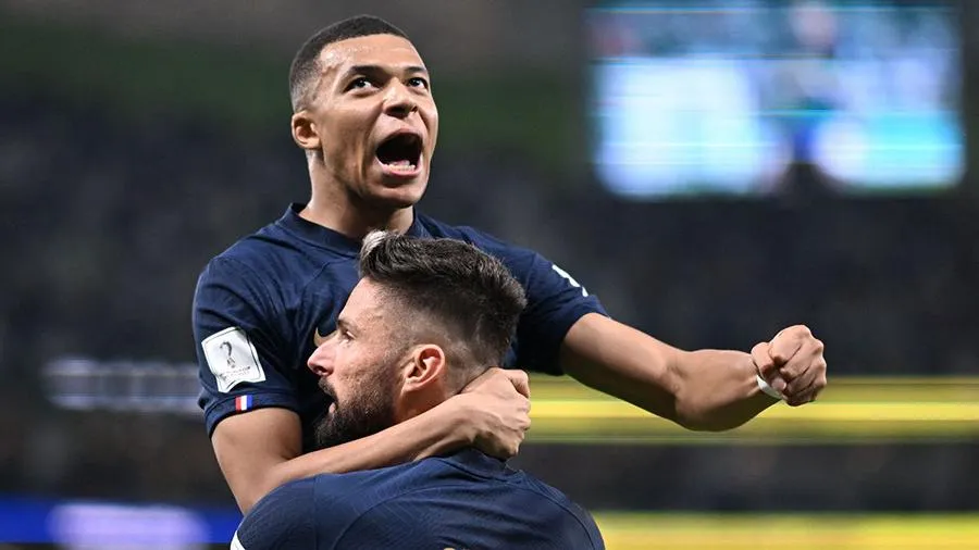 Mbappe và Giroud ghi 3 bàn thắng trong chiến thắng 3-1 của Pháp trước Senegal. ẢNH: GETTY Mbappe và Giroud ghi 3 bàn thắng trong chiến thắng 3-1 của Pháp trước Senegal. ẢNH: GETTY
