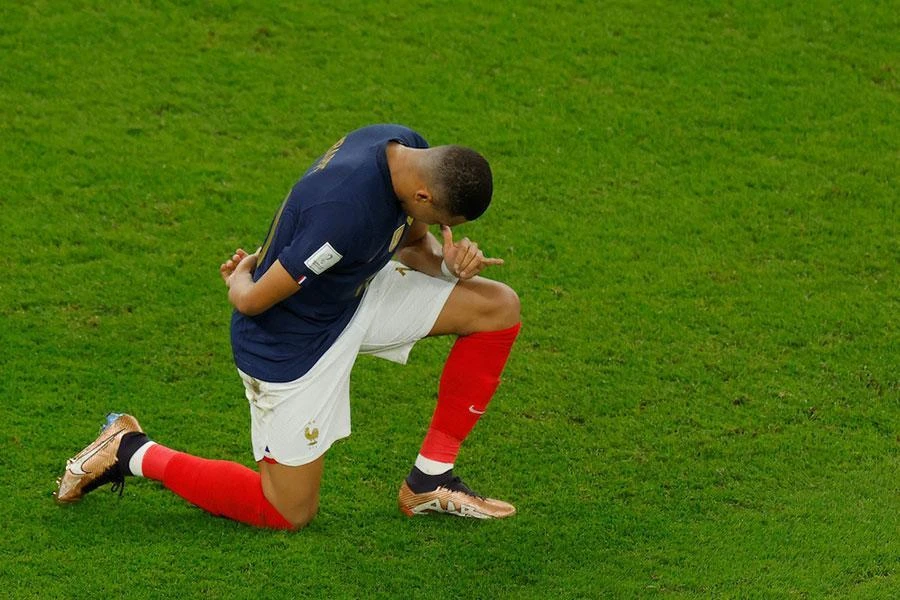 Ở tuổi 19, Mbappe lên ngôi vô địch cùng đội tuyển Pháp. Ảnh: Getty