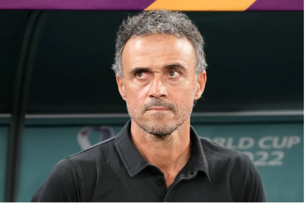 Luis Enrique (HLV trưởng TBN) cho thấy sự lo âu khi bước vào loạt đá luân lưu. Ảnh: GETTY