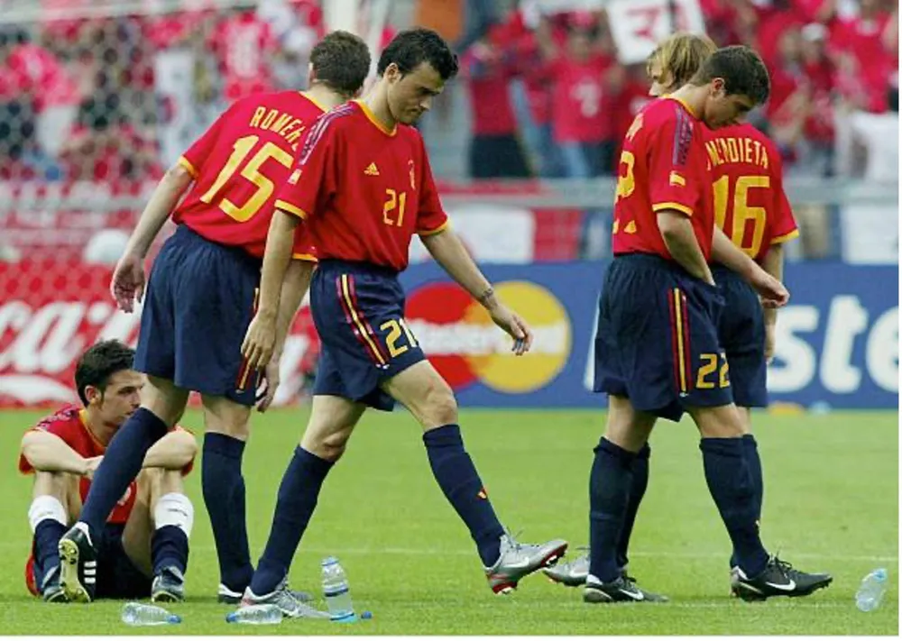 Luis Enrique thời còn là cầu thủ cũng đã nếm mùi thất bại trên chấm luân lưu. Ảnh: GETTY