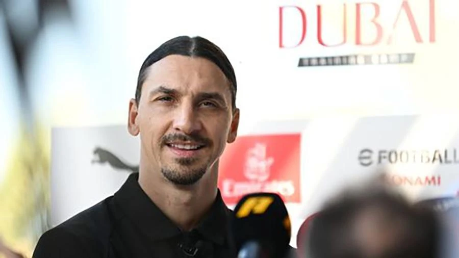 Ibrahimovic tin rằng không ai ở bên ngoài CLB hiểu rõ về tình hình giữa Ronaldo và MU. ẢNH: MIRROR