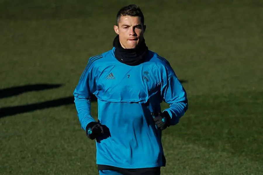Ronaldo tập luyện nhờ tại đại bản doanh CLB Real Madrid. ẢNH: GETTY Ronaldo tập luyện nhờ tại đại bản doanh CLB Real Madrid. ẢNH: GETTY