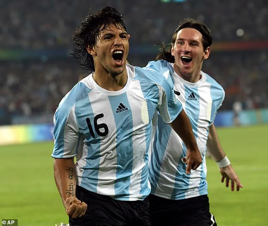 Aguero và Messi đã có gần 2 thập kỷ thi đấu cùng nhau trong màu áo Argentina. ẢNH: AP