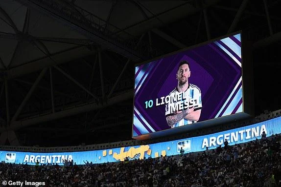 Hình ảnh Lionel Messi được xướng tên trong đội hình chính Argentina đá chung kết World Cup 2022. ẢNH: GETTY