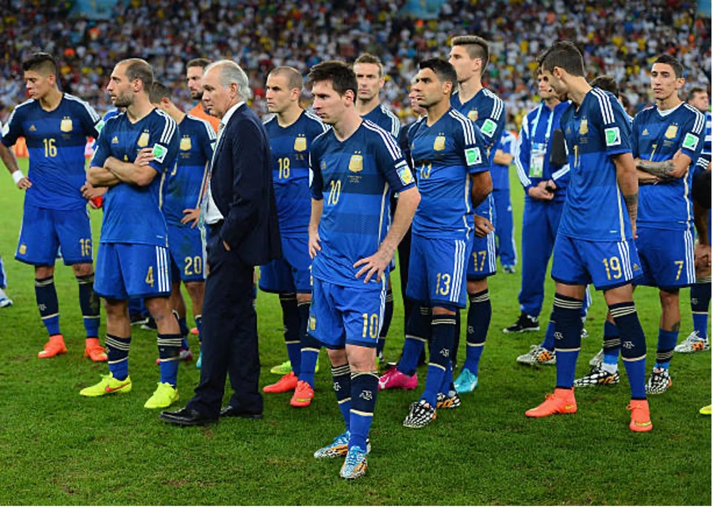 Không có “thiên thần” ở gần bên, Argentina để thua trước tuyển Đức trong hiệp phụ. Ảnh: GETTY