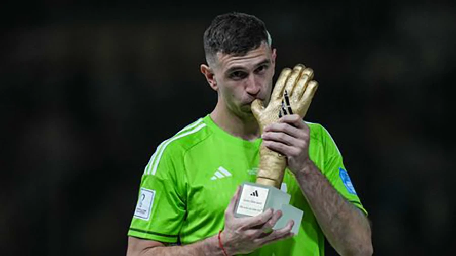 Martinez được bầu chọn là thủ môn xuất sắc nhất World Cup 2022. ẢNH: GETTY