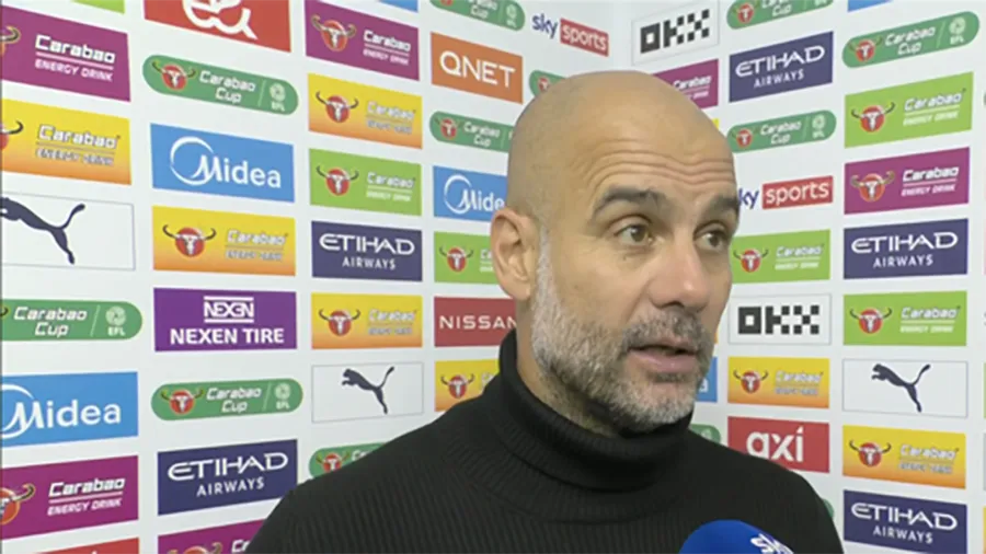 Pep Guardiola không hài lòng về Philipps. ẢNH: SKY SPORTS