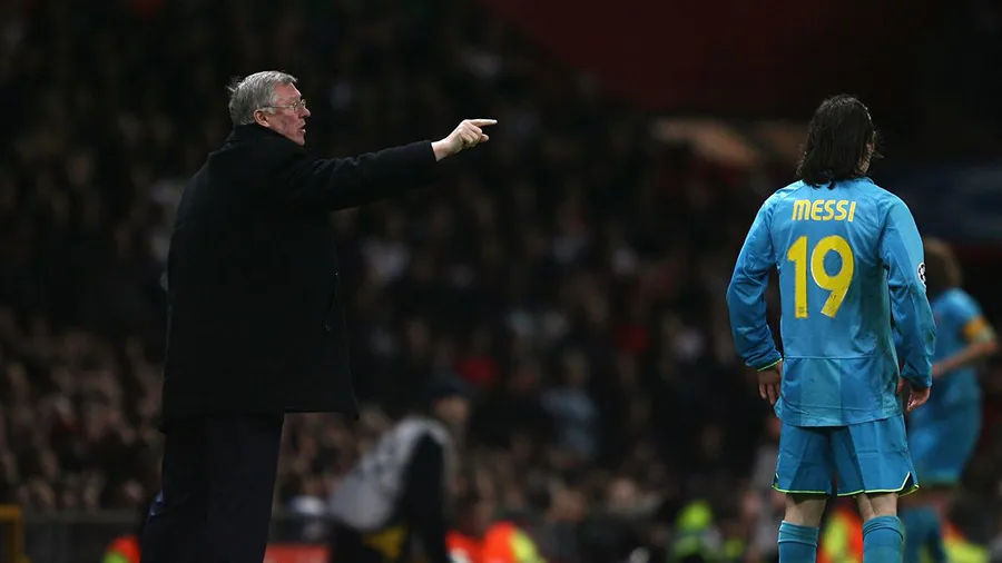 Sir Alex Ferguson tiếc nuối vì không sử dụng Park Ji-Sung để ngăn chặn Lionel Messi. ẢNH: GETTY