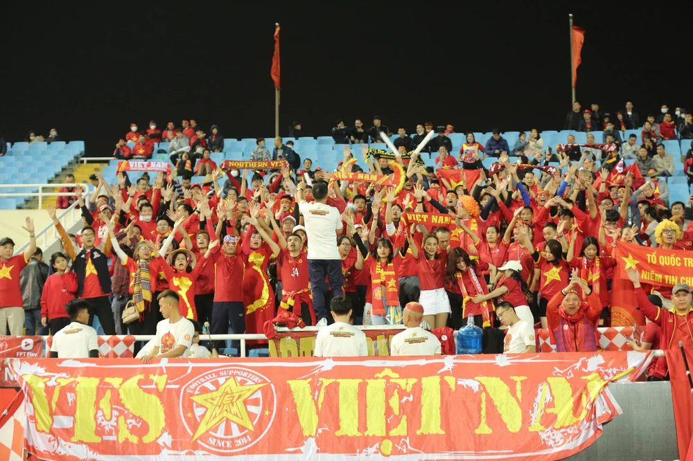 Việt Nam thắng đậm Malaysia lên ngôi đầu bảng AFF Cup ảnh 33