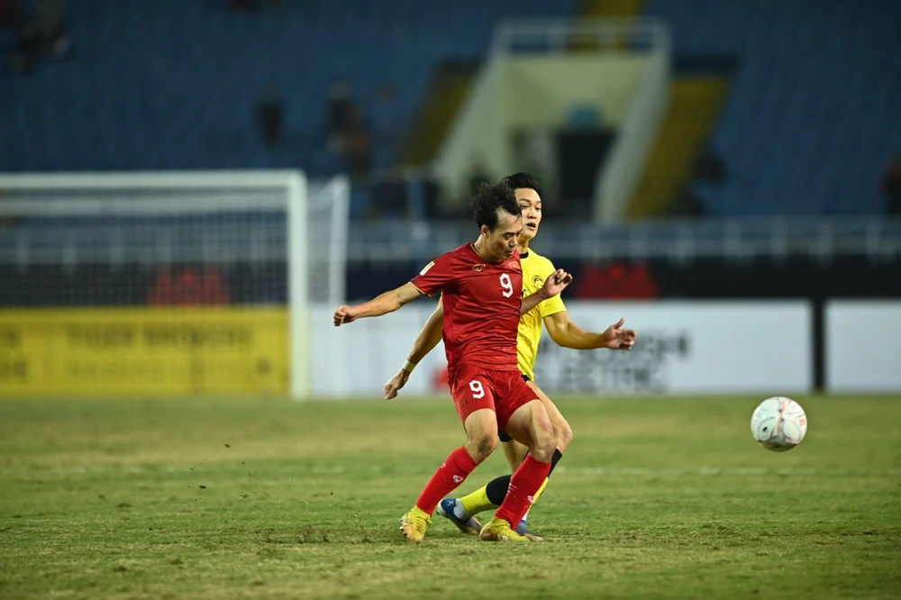 Việt Nam thắng đậm Malaysia lên ngôi đầu bảng AFF Cup ảnh 45