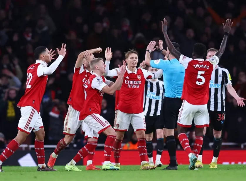 Arsenal không thể giữ lại 3 điểm trên sân Emirates trước Newcastle thi đấu gắn kết. Ảnh: Getty Arsenal không thể giữ lại 3 điểm trên sân Emirates trước Newcastle thi đấu gắn kết. Ảnh: Getty
