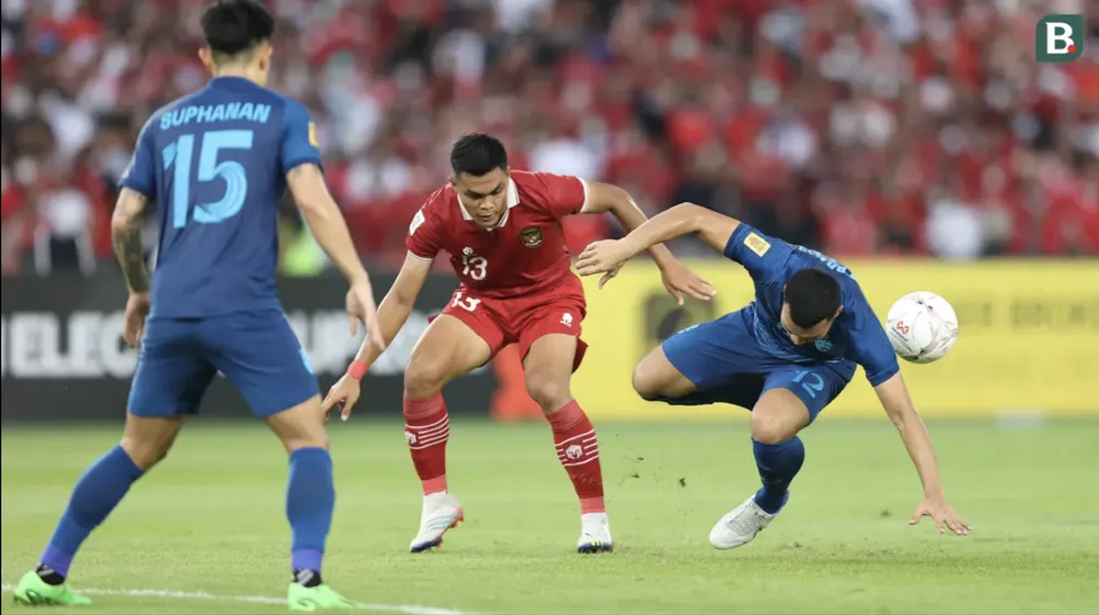 Trận đấu Indonesia hòa Thái Lan 1-1 ở vòng bảng AFF Cup 2022. ẢNH: BOLA Trận đấu Indonesia hòa Thái Lan 1-1 ở vòng bảng AFF Cup 2022. ẢNH: BOLA
