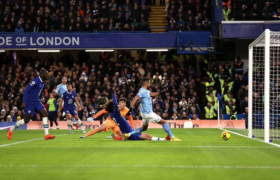 Mahrez tỏa sáng ngay lập tức khi được tung vào sân ở phút 60. Ảnh: Getty