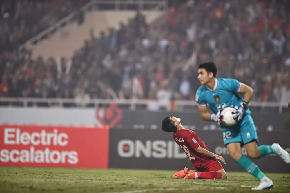 Tuấn Hải khống chế bóng rồi dứt điểm nhưng không thể ghi bàn. ẢNH: HẢI THỊNH