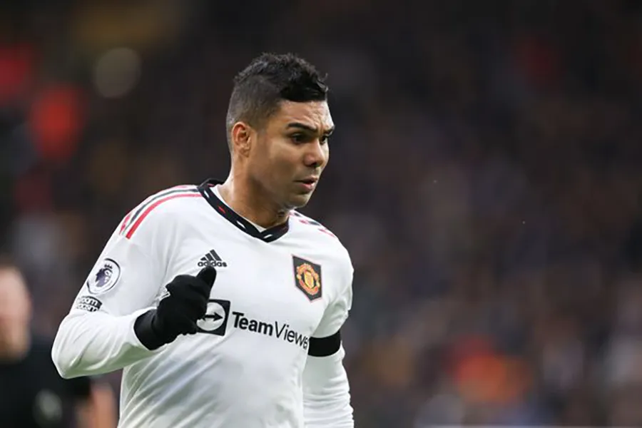 Casemiro đang trở thành &apos;quân bài&apos; không thể thiếu trong đội hình của Erik Ten hag tại &apos;nhà hát của những giấc mơ&apos;. ẢNH: GETTY