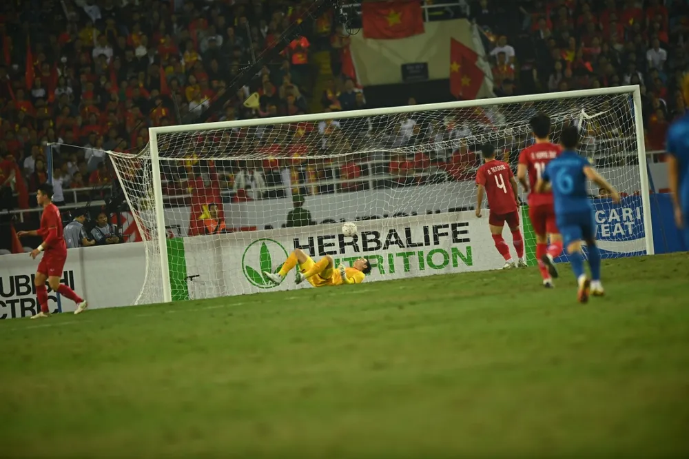 Siêu dự bị cứu tuyển Việt Nam thoát thua Thái Lan ảnh 21