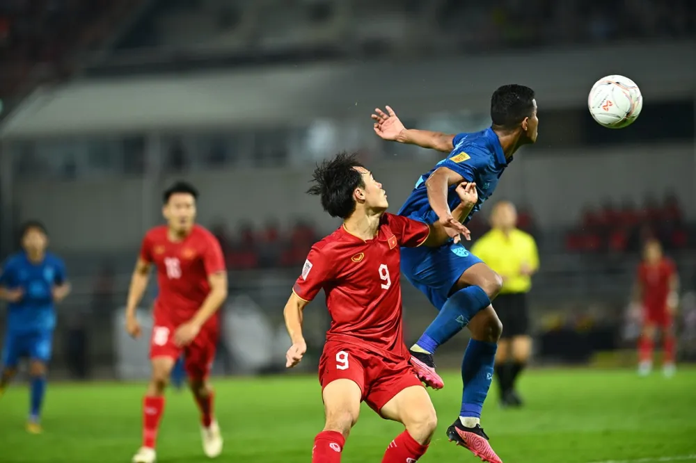 Văn Toàn vào sân nhưng vẫn chưa thể tạo sự khác biệt. ẢNH: HẢI THỊNH