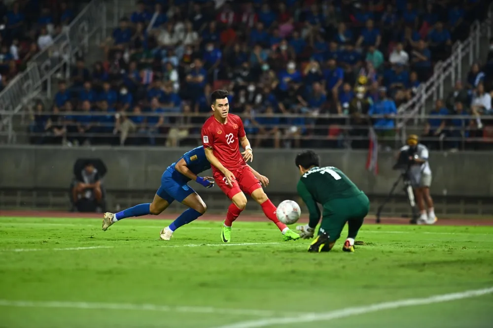 Tiến Linh dứt điểm không thành công. ẢNH: HẢI THỊNH