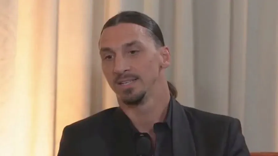Ibrahimovic từng xem Ronaldo người Brazil là cầu thủ hay nhất mọi thời đại. ẢNH: MIRROR