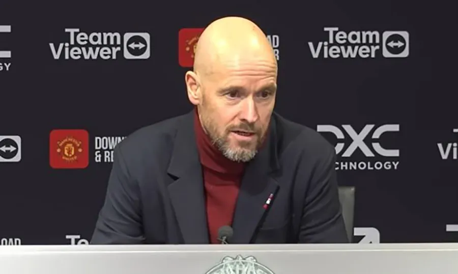 Ten Hag chia sẻ về Greenwood nhưng không cung cấp được thêm thông tin gì. ẢNH: MIRROR