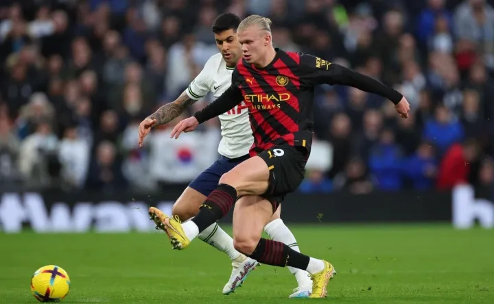 Erling Haaland mất hút trên hàng công của Man City. Ảnh: Getty