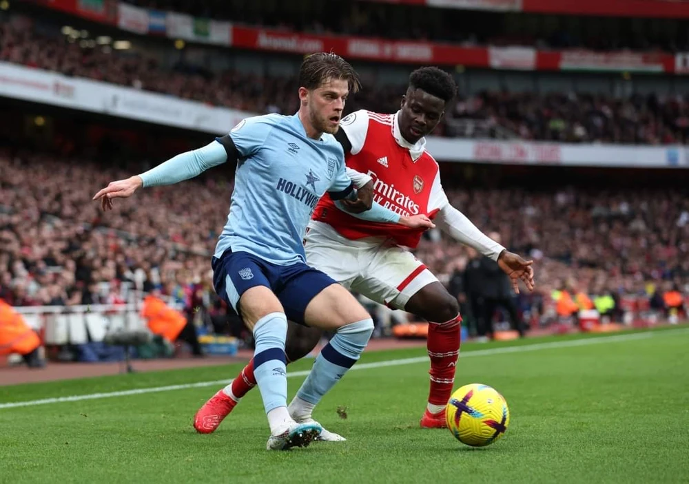 Cuộc đua vô địch ngày càng kịch tính sau khi Arsenal mất điểm. Ảnh: Getty