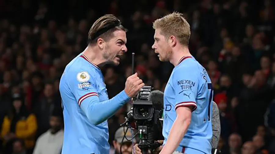 Grealish và De Bruyne đều ghi tên mình lên bảng điện tử. ẢNH: GETTY