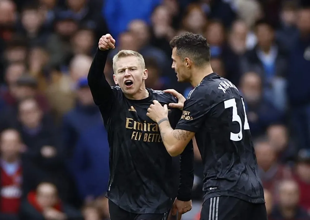 Bàn thắng gỡ hòa 2-2 của Zinchenko giúp Pháo thủ lấy lại tinh thần. Ảnh: Getty Bàn thắng gỡ hòa 2-2 của Zinchenko giúp Pháo thủ lấy lại tinh thần. Ảnh: Getty