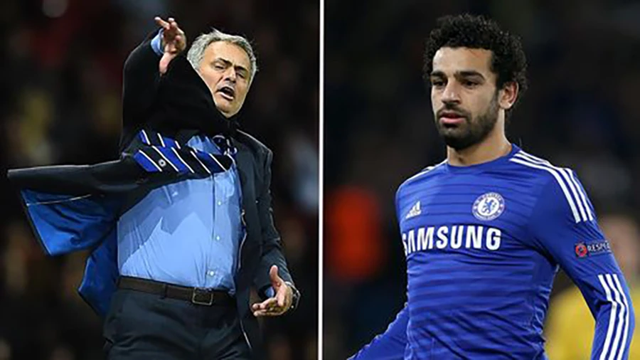 Trước những chỉ trích từ ông thầy Mourinho, một cầu thủ trẻ như Salah đã không chịu nổi và bật khóc. ẢNH: MIRROR