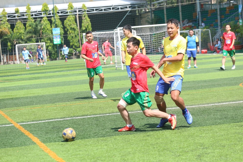 Cầu thủ Nguyễn Tiến của báo Pháp Luật TP.HCM