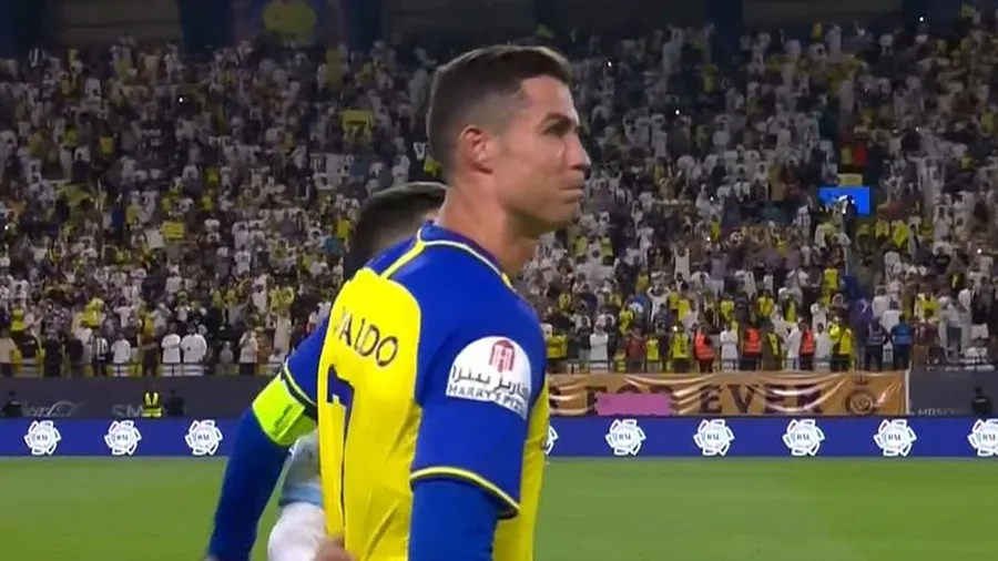 Ronaldo ăn mừng chiến thắng của Al Nassr. ẢNH: SKY SPORTS