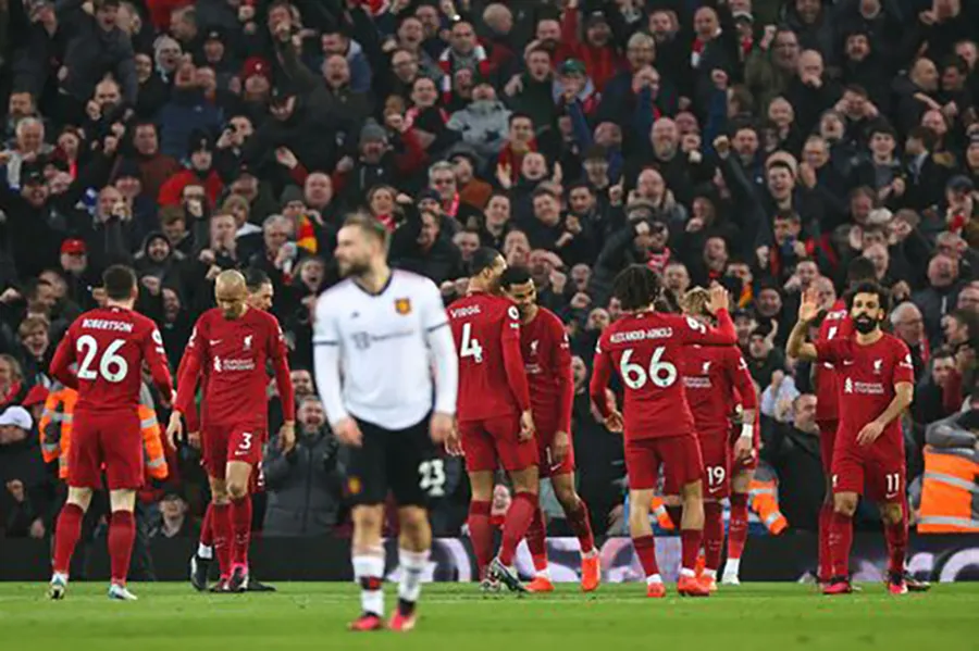 MU rời xa cuộc đua vô địch Premier League sau thảm bại 0-7 trước kình địch Liverpool. ẢNH: GETTY MU rời xa cuộc đua vô địch Premier League sau thảm bại 0-7 trước kình địch Liverpool. ẢNH: GETTY