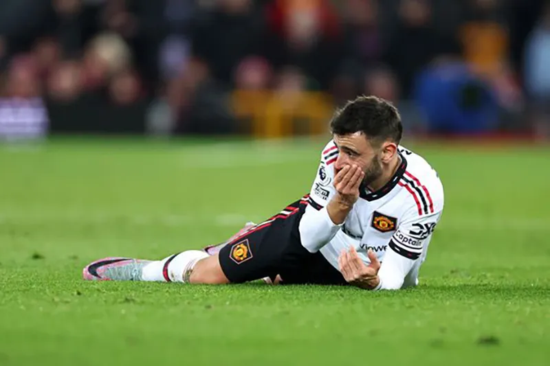 Bruno Fernandes bị chỉ trích rất nhiều sau trận MU thua Liverpool 0-7. ẢNH: GETTY