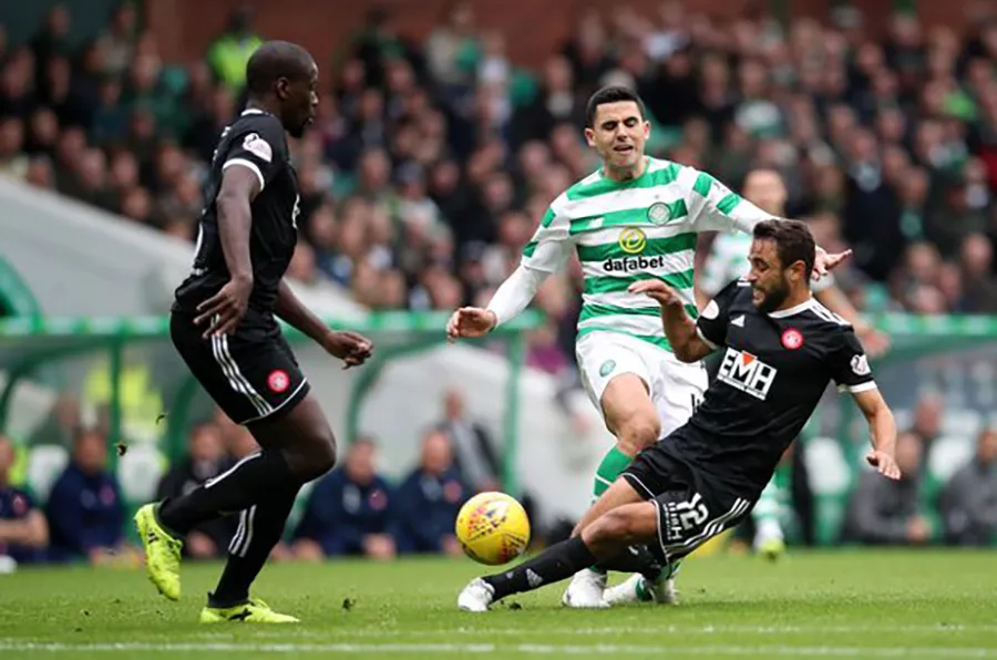 Taiwo giải nghệ ở tuổi 29 sau thời gian chơi bóng ở Scotland. ẢNH: GETTY Taiwo giải nghệ ở tuổi 29 sau thời gian chơi bóng ở Scotland. ẢNH: GETTY