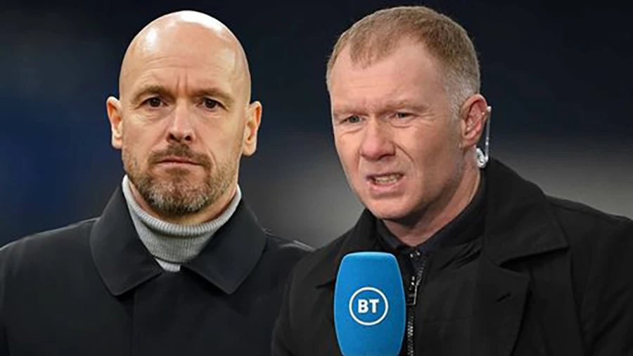 Ten Hag dường như đã phớt lờ lời khuyên của Paul Scholes. ẢNH: MIRROR