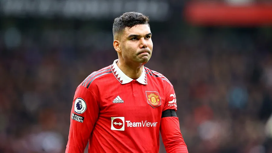 Casemiro rất thất vọng vì phải nhận thẻ đỏ. ẢNH: GETTY