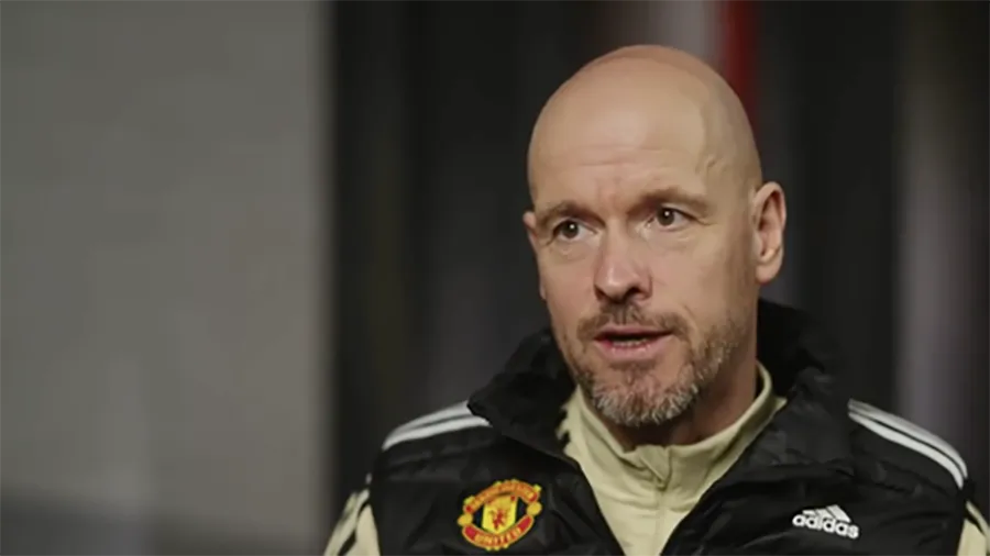 Ten Hag phải lên tiếng bảo vệ cậu học trò Bruno Fernandes trước những chỉ trích. ẢNH: MIRROR