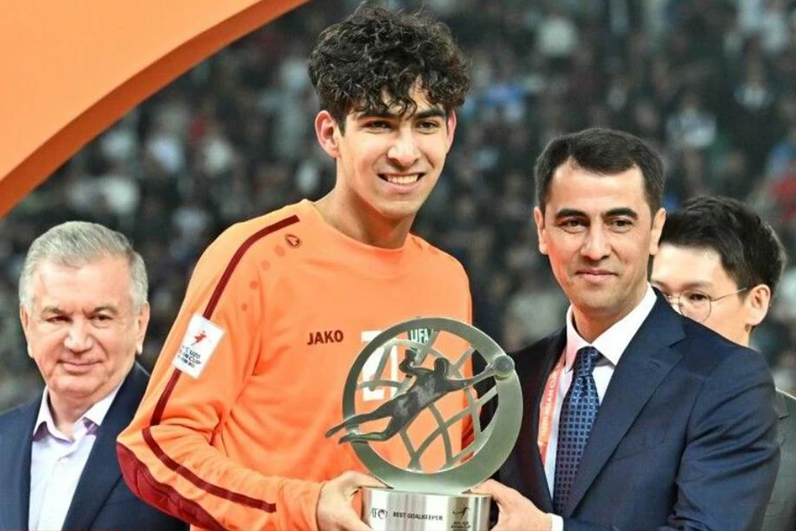 Với người hâm mộ Việt Nam thì dù U-20 châu Á kết thúc nhưng nhiều người vẫn thấy tiếc nuối khi thầy trò HLV Hoàng Anh Tuấn chia tay sớm sau hai chiến thắng và một thất bại trước Iran (đội bóng thua á quân Iraq ở tứ kết).