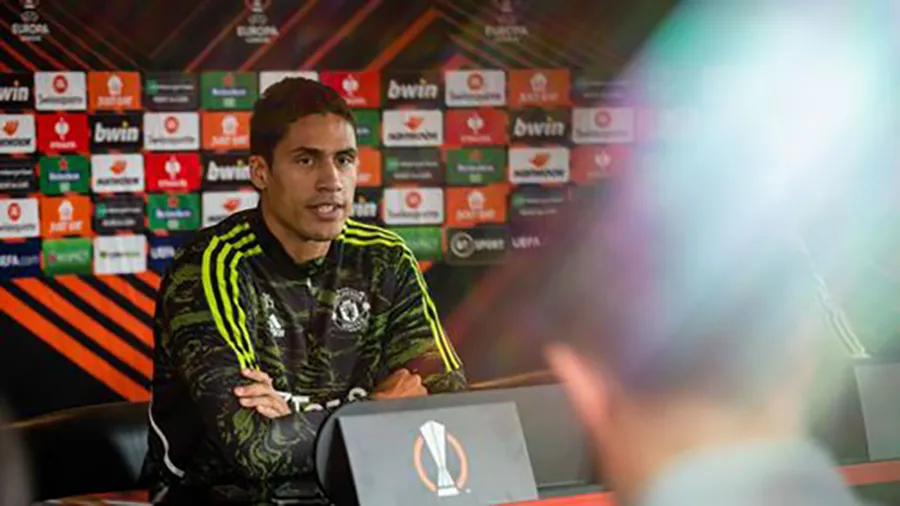 Ở mùa này, Varane chỉ thi đấu ở đấu trường hạng 2 Europa League cùng MU. ẢNH: GETTY