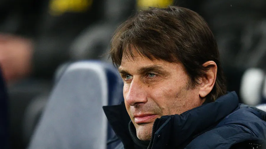 Conte không ngại phơi bày sự bạc nhược thiếu ý chí phấn đấu của các cầu thủ Tottenham. ẢNH: GETTY Conte không ngại phơi bày sự bạc nhược thiếu ý chí phấn đấu của các cầu thủ Tottenham. ẢNH: GETTY