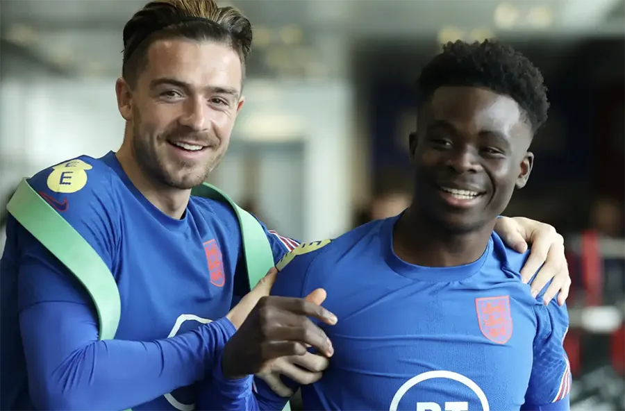 Jack Grealish và Saka ở đội tuyển Anh. ẢNH: SUN SPORTS Jack Grealish và Saka ở đội tuyển Anh. ẢNH: SUN SPORTS