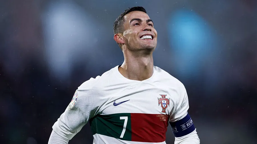 Ronaldo vừa ghi 4 bàn trong 2 trận cho tuyển Bồ Đào Nha ở vòng loại Euro 2024. ẢNH: GETTY