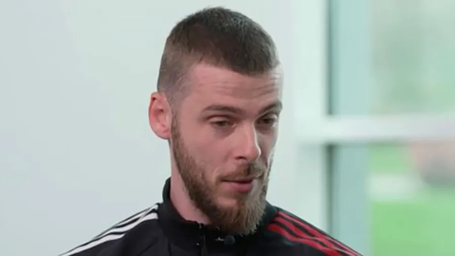 De Gea đã thể hiện tình yêu với MU. ẢNH: MIRROR