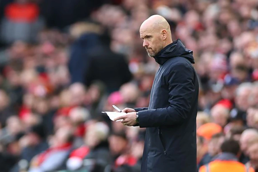 Chiến thuật của Ten Hag trở nên vô nghĩa khi MU tỏ ra yếu bóng vía trên sân khách. ẢNH: GETTY