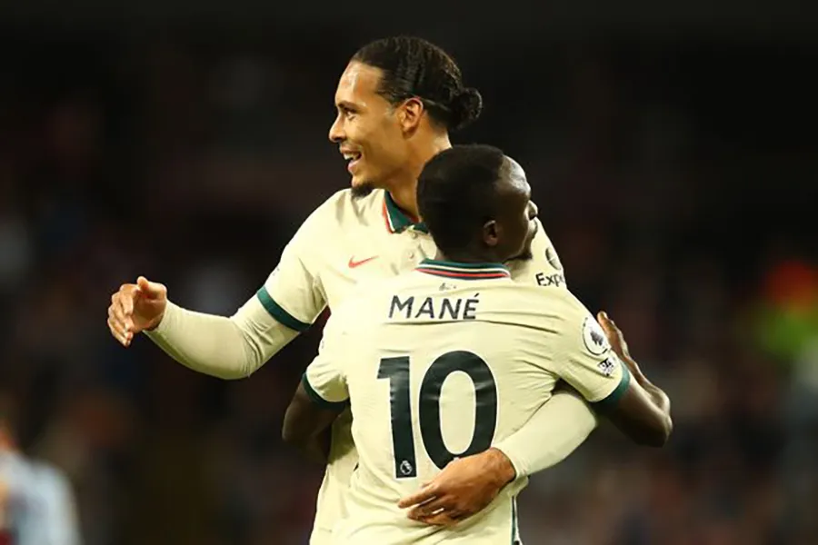 Tại Liverpool, Mane và Van Dijk đã làm nên lịch sử khi giành mọi danh hiệu vô địch. ẢNH: GETTY
